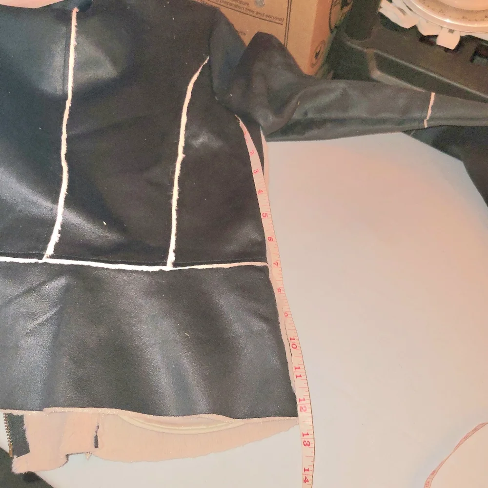 Women's Black and Cream  Jacket With 2 Pockets Size Small Med - Picture 2 of 11